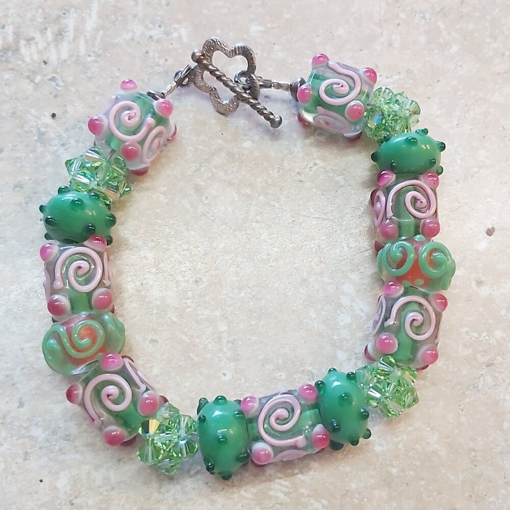 Cat lampwork glass beaded bracelet   sterling 7" long
